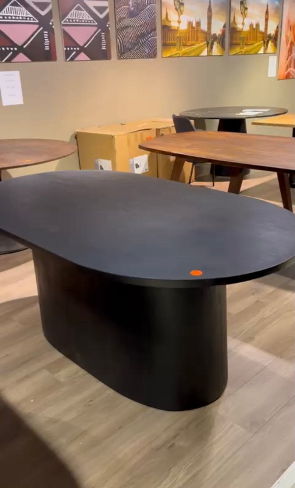 Nieuwe ovale tafel, gedemonteerd en ongebruikt, Ophalen, Overige materialen, Nieuw, 50 tot 100 cm