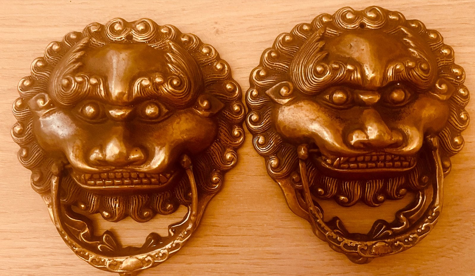 Twee Messing Leeuwenkoppen / Deurkloppers - Ca 15 cm hoog, Ophalen of Verzenden, Koper