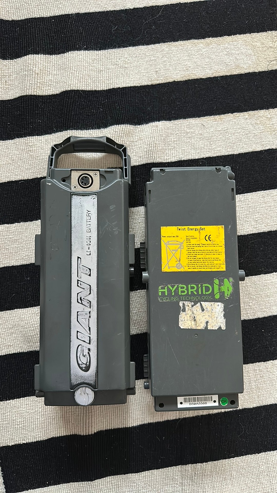 2x Giant batterij 4 pins, Gebruikt