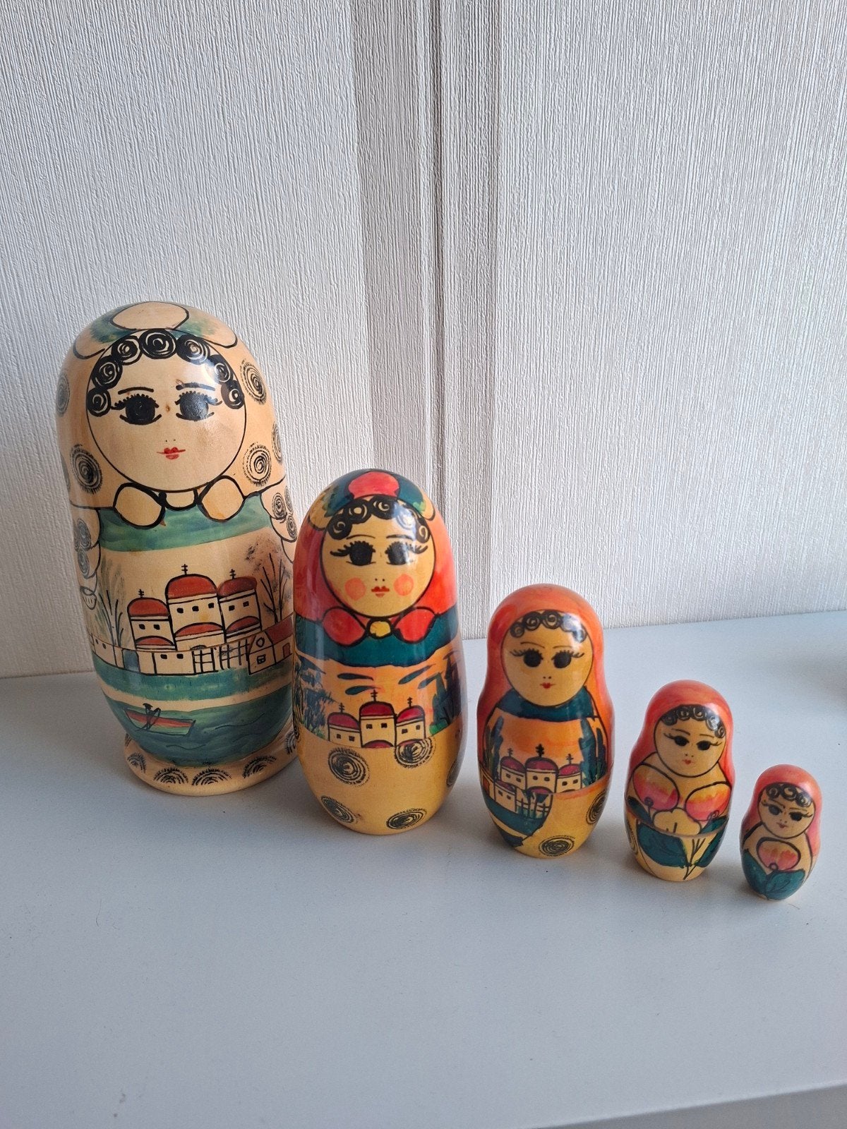 Matroesjka poppetjes  - 5 delige set handgeschilderd, Ophalen of Verzenden, Zo goed als nieuw