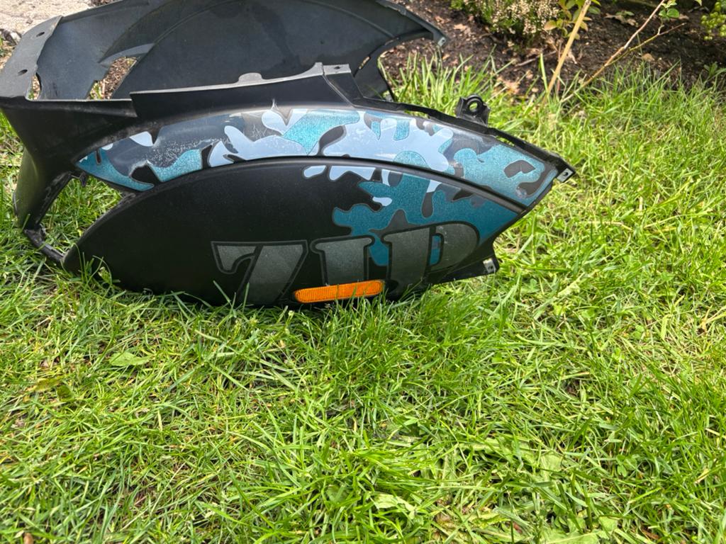 Piaggio zip Kappenset origineel zip 2 takt / 4 takt, Fietsen en Brommers, Ophalen, Zo goed als nieuw, Kap, Piaggio