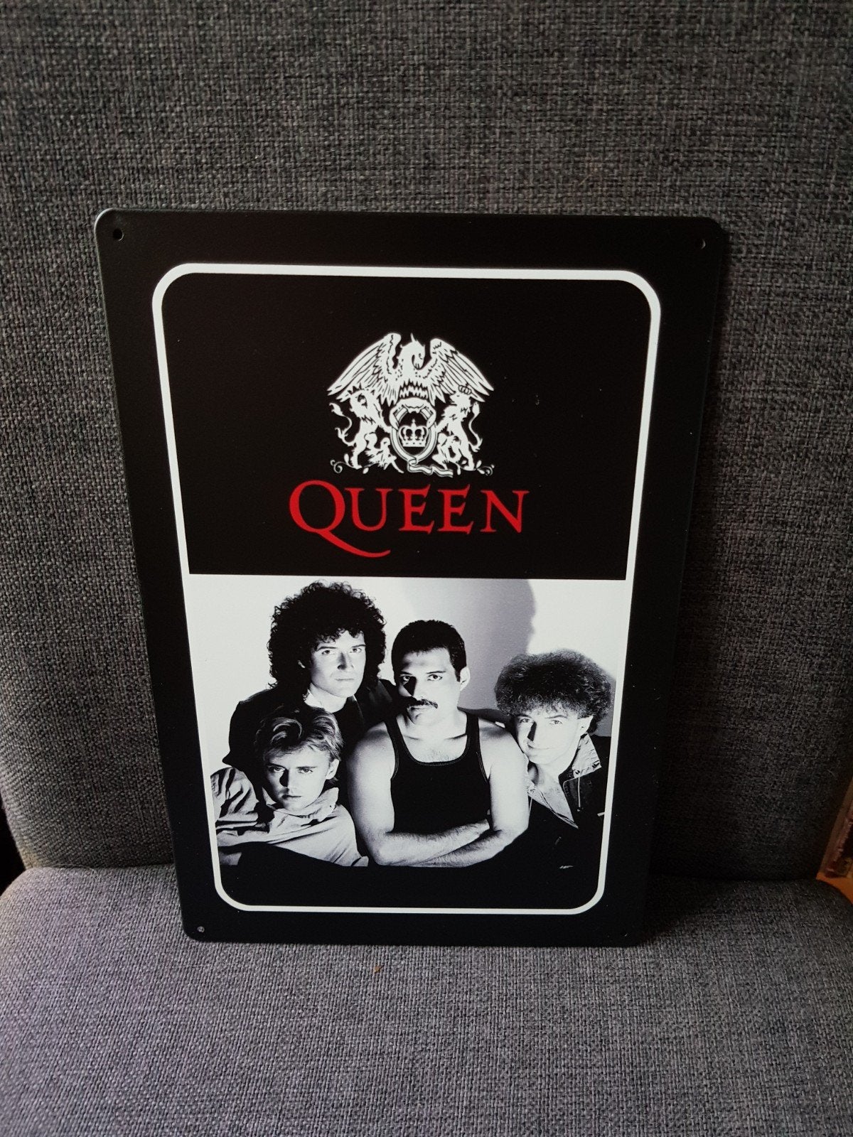 QUEEN - Metalen wandbordje 20 x 30 cm., Verzamelen, Verzenden, Poster, Artwork of Schilderij