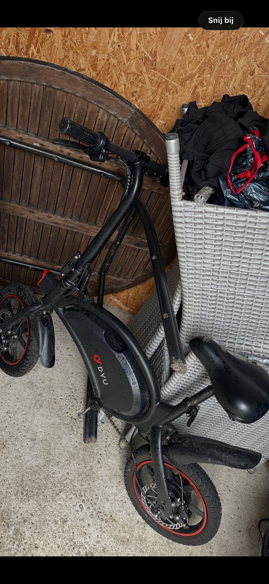 Kleine vouwfiets met lekke achterband - DYU