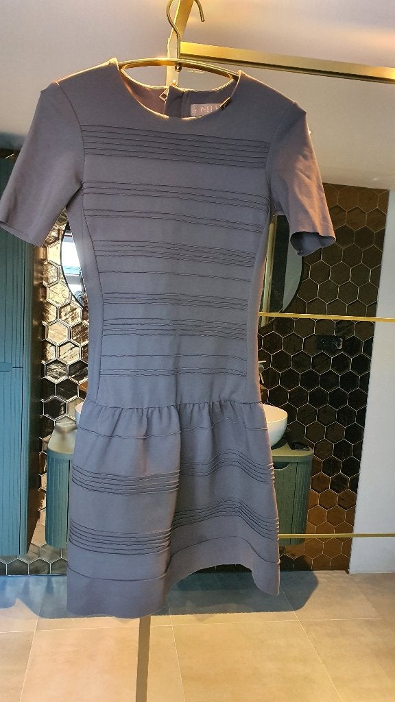 Josh V Jurk Khaki XS – Elegante Minimal Dress, Ophalen of Verzenden, Zo goed als nieuw, Maat 34 (XS) of kleiner, Boven de knie