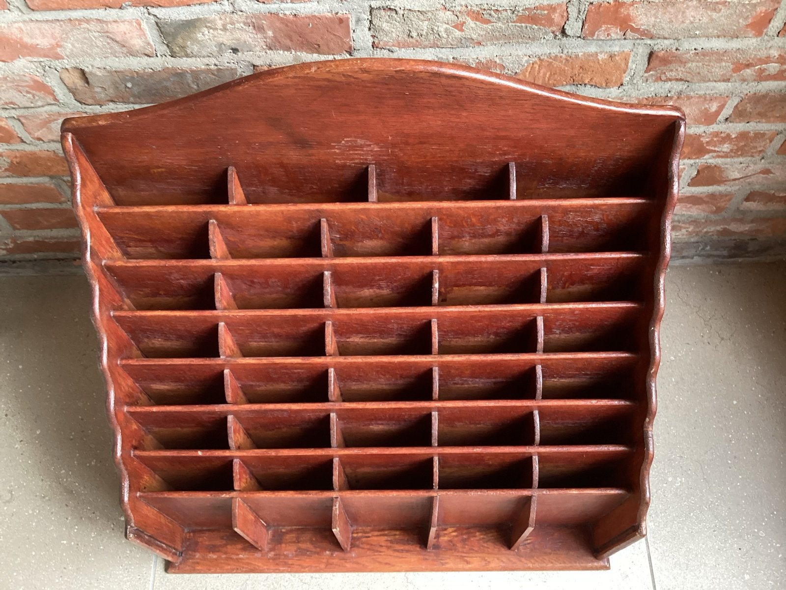 Vintage houten sorteerrek / postvakkenkast, Ophalen