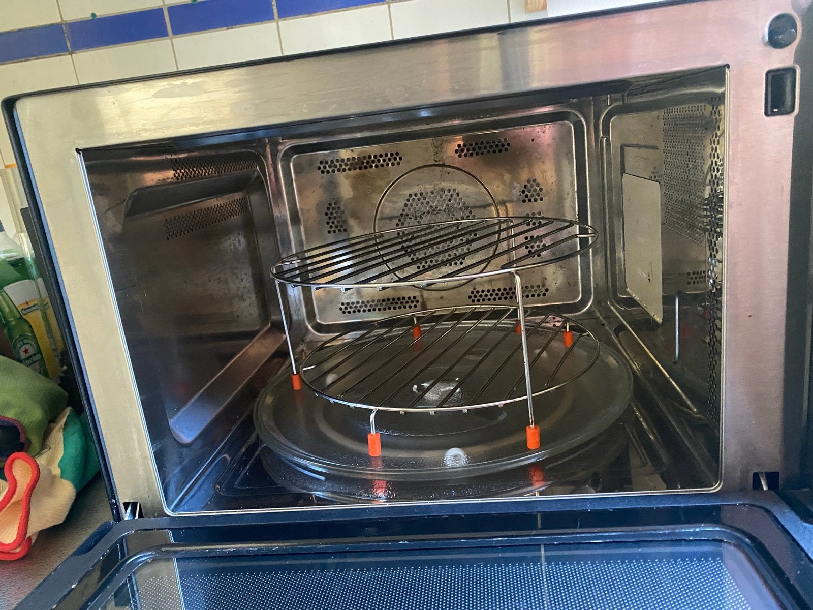 Inventum MN3018C/01 Combimagnetron met Airfryer-functie, Ophalen, Combimagnetron, Zo goed als nieuw, Draaiplateau