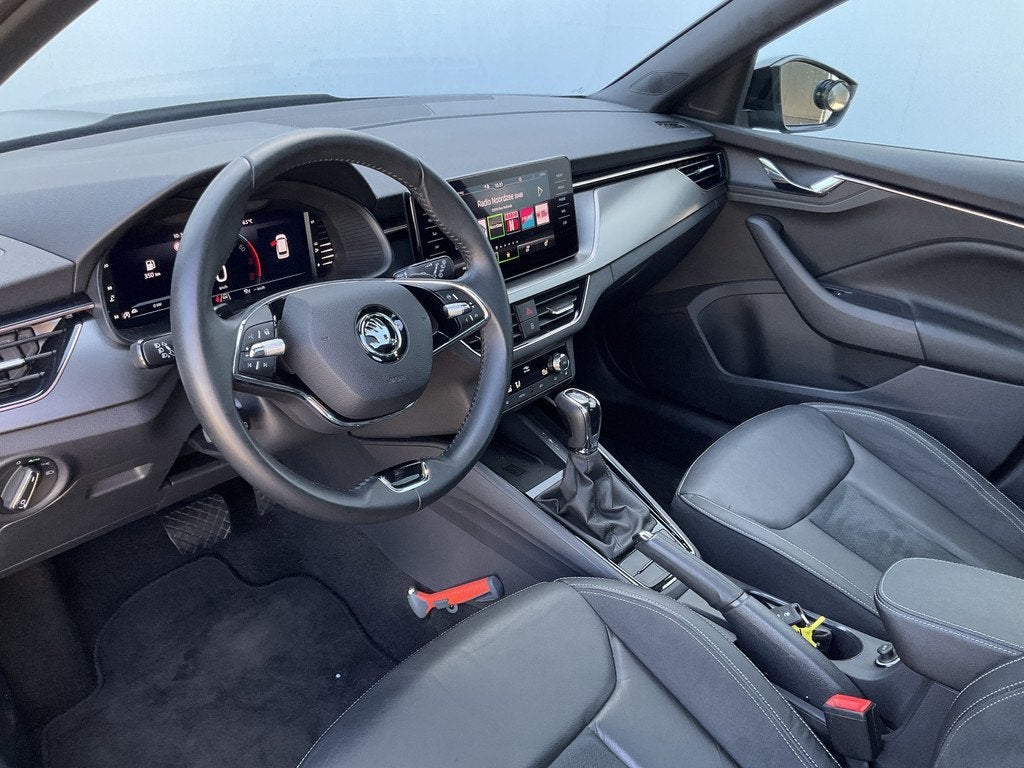 Skoda Kamiq 1.0 TSI Automaat Adapt.Cruise Carplay Pano Stoel, Auto's, Skoda, Automatische klimaatregeling, Gebruikt, 620 kg, Zwart