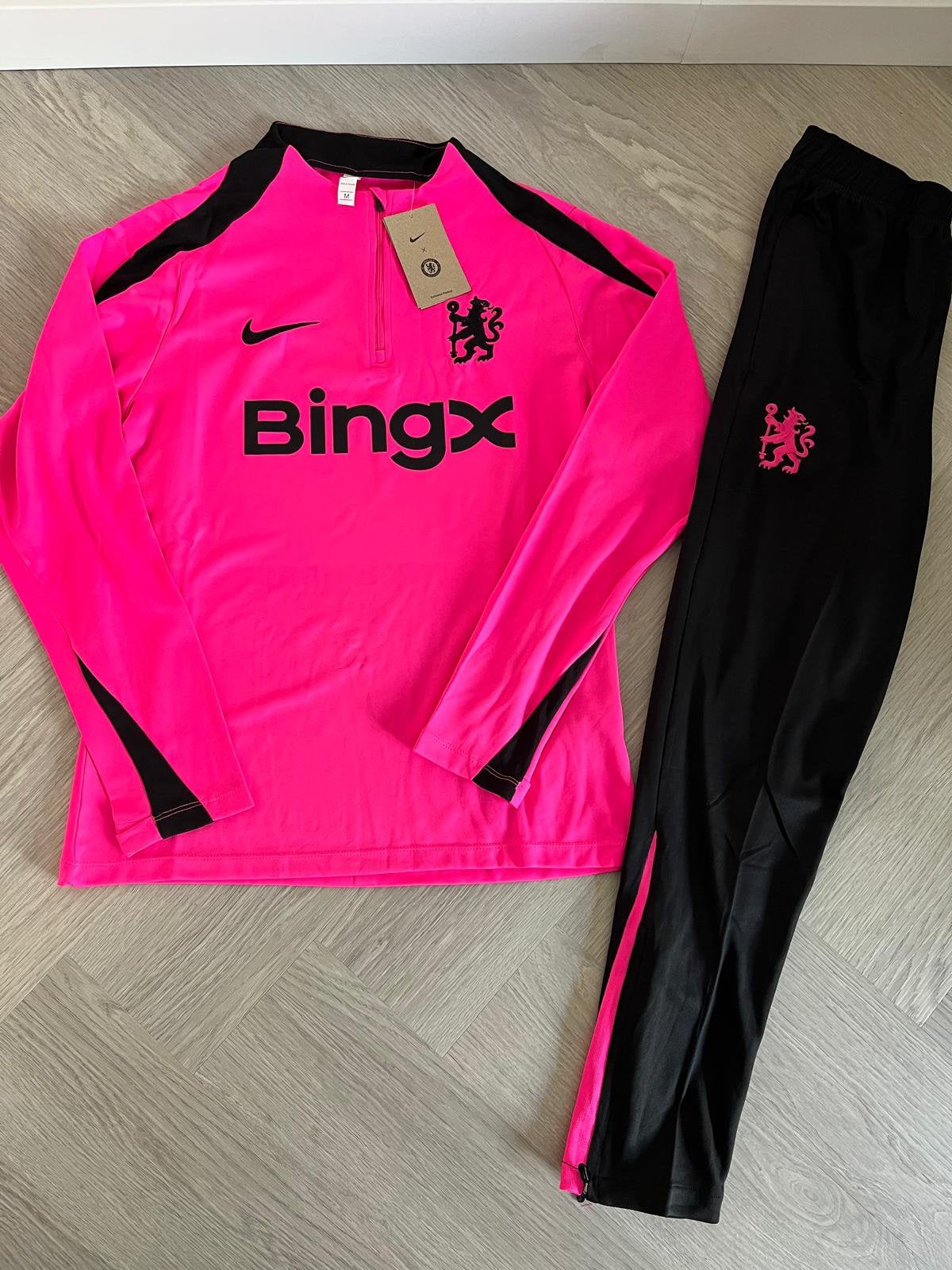 Trainingspak nike chelsea nieuw maat m, Kleding | Heren, Maat 48/50 (M), Zwart, Nieuw, Ophalen of Verzenden