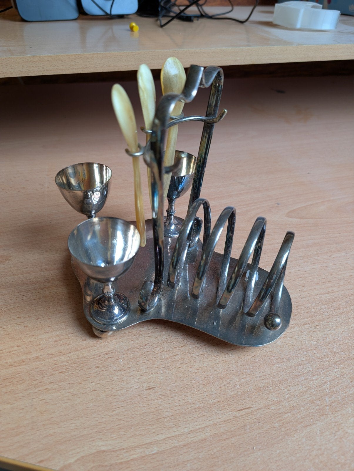 vintage verzilverd eier en toastrekje met hoornen lepeltjes, Ophalen of Verzenden