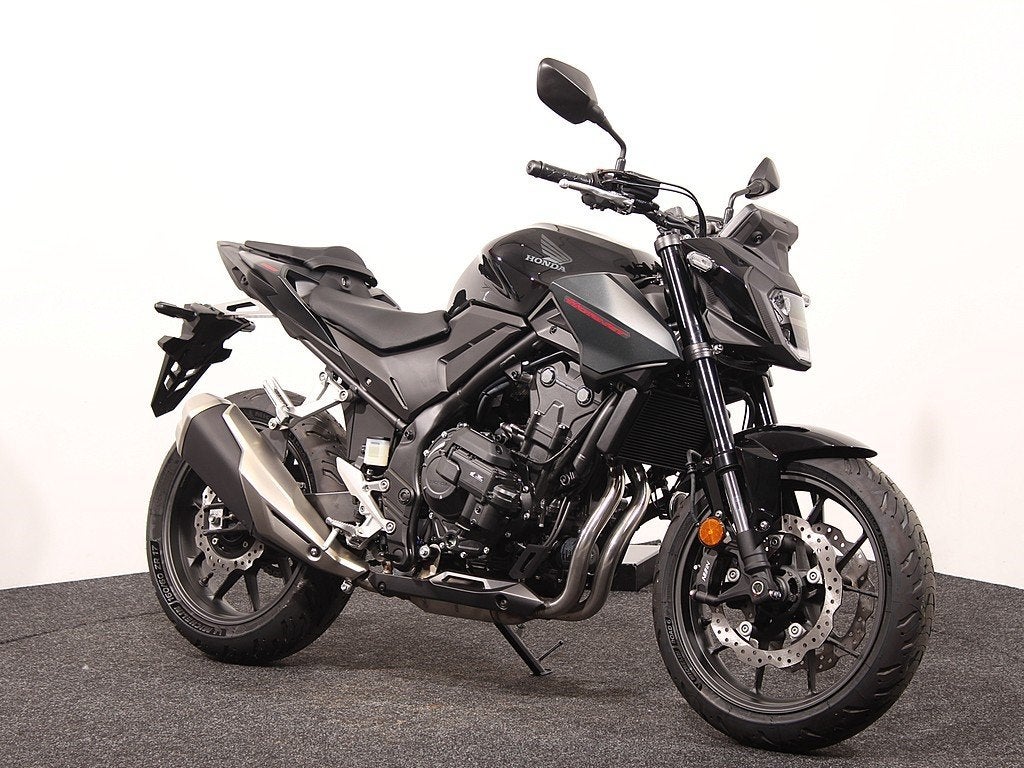 Honda CB 500 F, Bedrijf, Naked bike