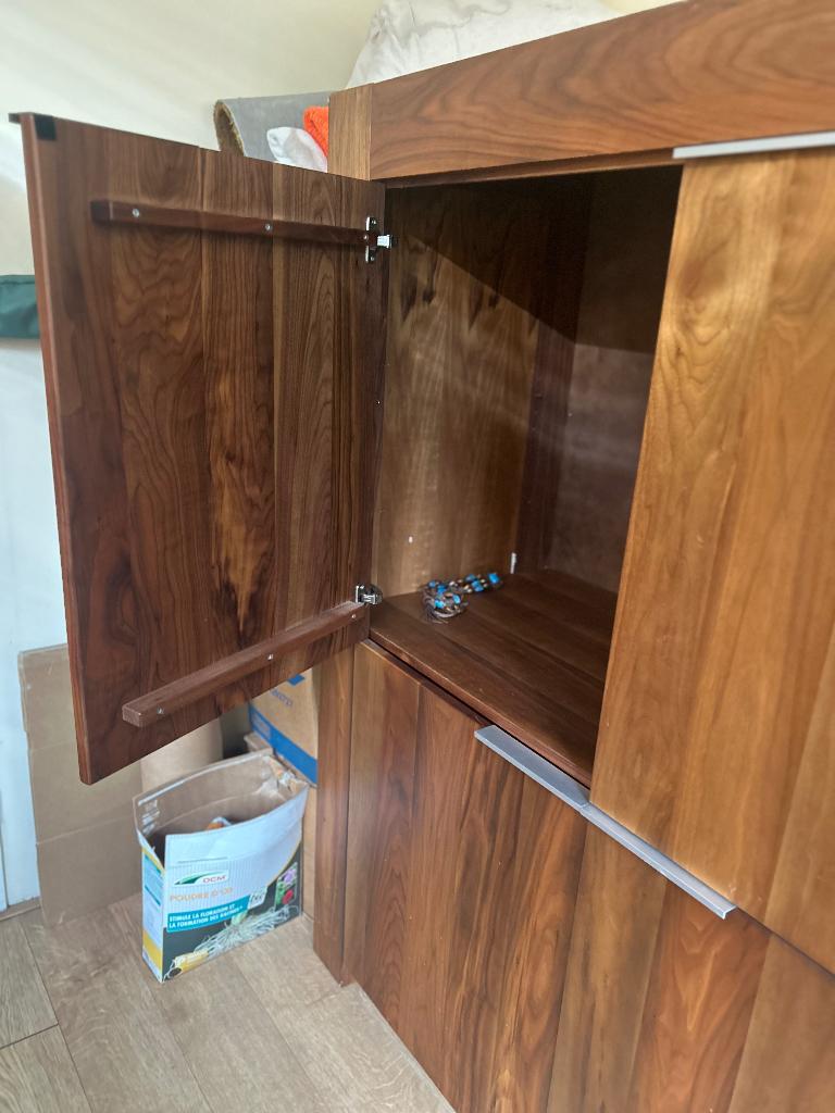 Timber kast, Ophalen, Met plank(en), Gebruikt, 100 tot 150 cm