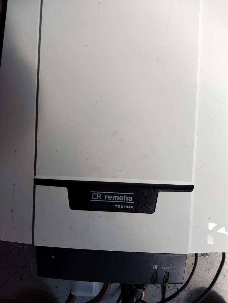Remeha Tzerra M 28c CCS HR-ketel, Gebruikt, Hoog rendement (Hr), Cv-ketel of Combi-ketel, Ophalen of Verzenden
