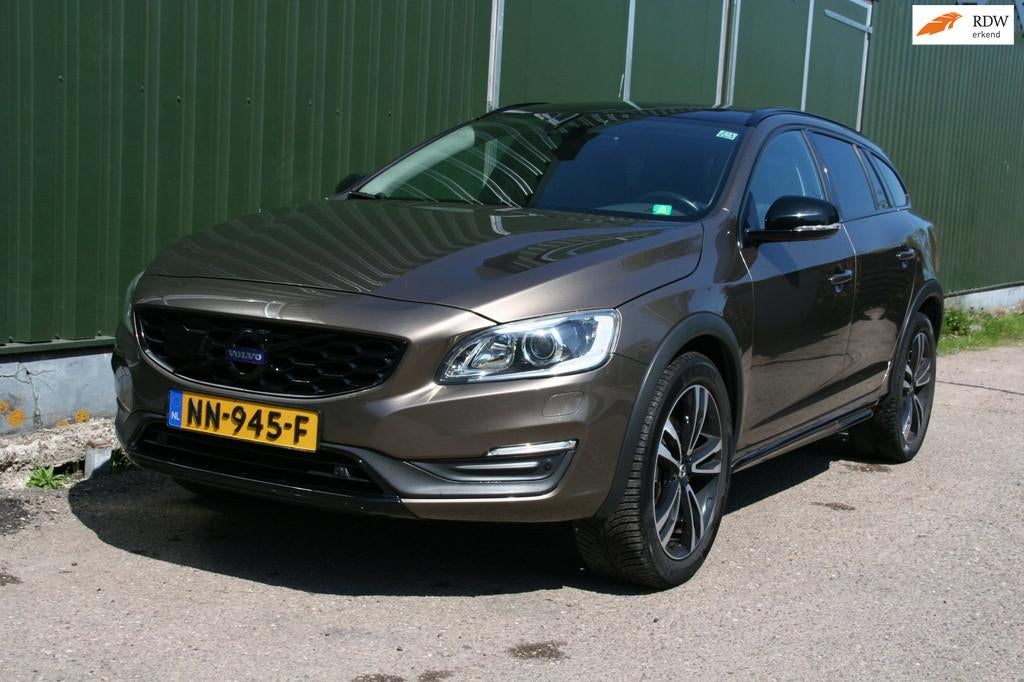 Volvo V60 Cross Country 2.0 T5 Summum R-DESIGN, LEER, NAVIGA, Auto's, Gebruikt, 4 cilinders, 1600 kg, 84 €/maand