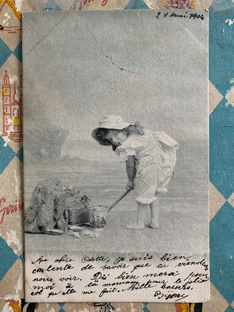 29-5-1904 Meisje op het strand (GO), Verzamelen, Ansichtkaarten | Themakaarten, Ophalen of Verzenden, Voor 1920, Gelopen, Kinderen
