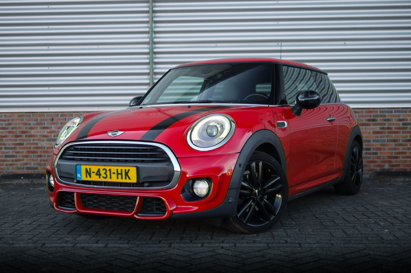 Mini Cooper One John Cooper Works 1.2 102pk, 4 stoelen, 1198 cc, 49 €/maand, 102 pk