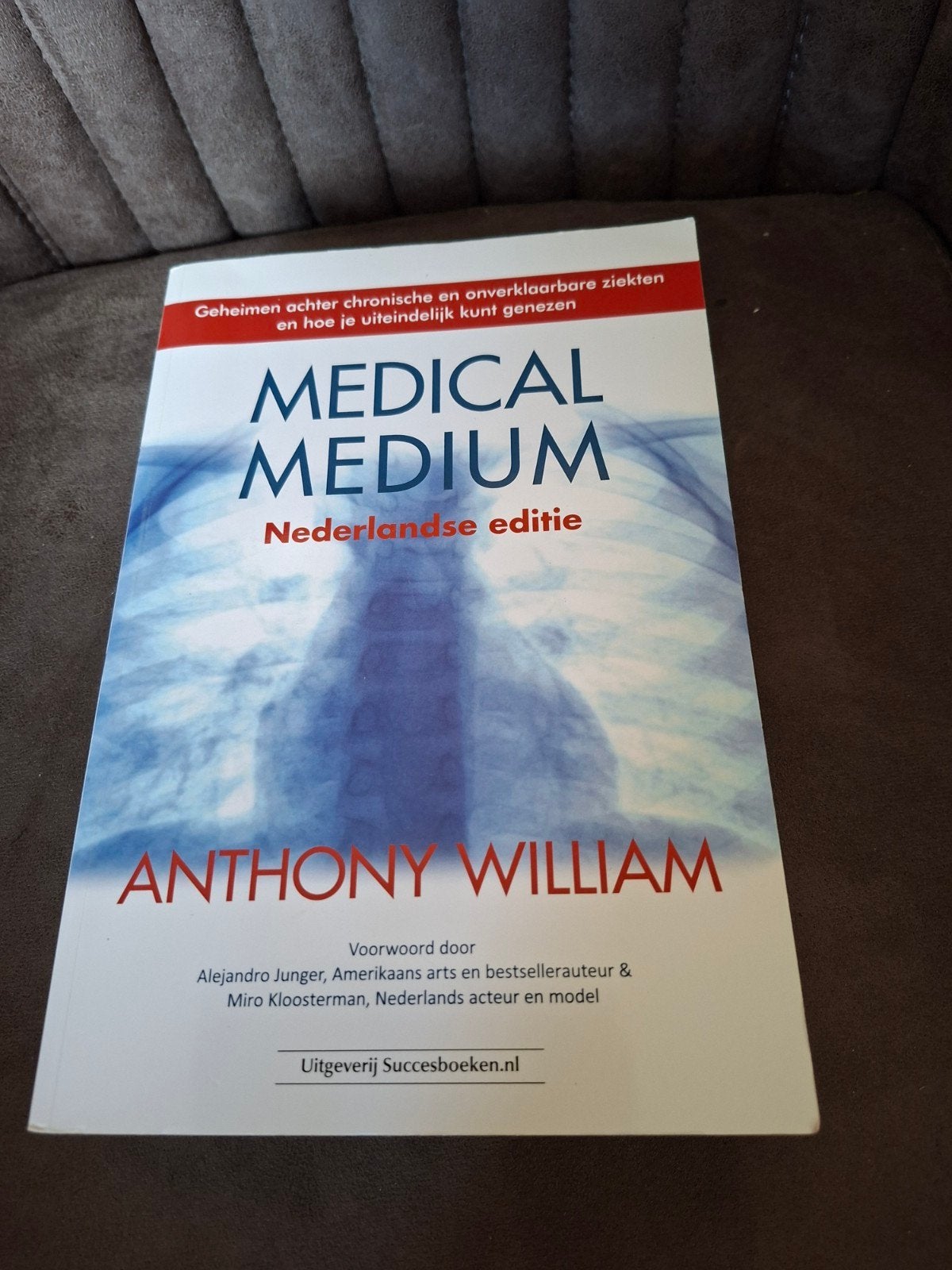 Medical Medium - Anthony William (Nederlandse editie), Ophalen of Verzenden, Zo goed als nieuw, Gezondheid en Conditie, Anthony William