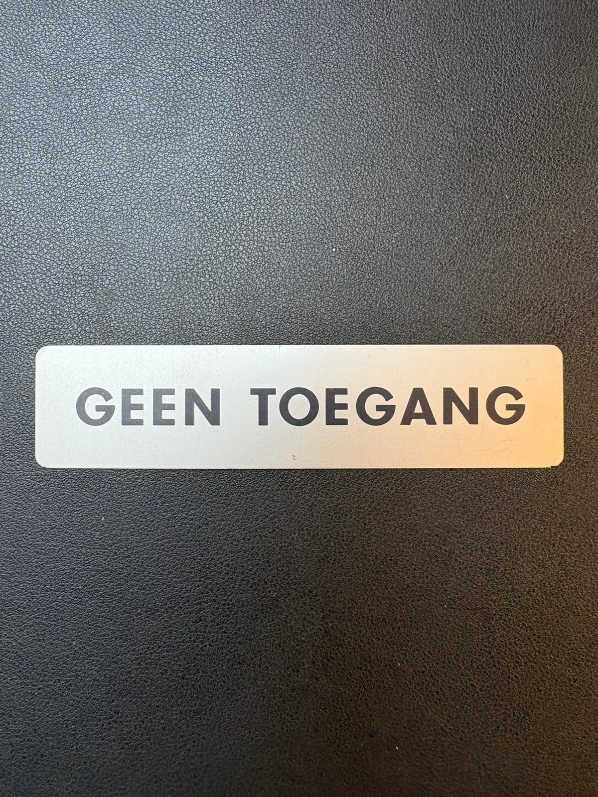 Aluminium bordje ‘Geen toegang’ uit mat ‘64 (jaren 60), Verzamelen, Ophalen of Verzenden, Gebruikt, Trein