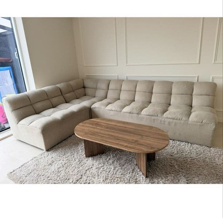 Moderne Hoekbank - Beige - Z.G.A.N. - Gereinigd, 250 tot 300 cm, Minder dan 75 cm, Hoekbank, Ophalen of Verzenden