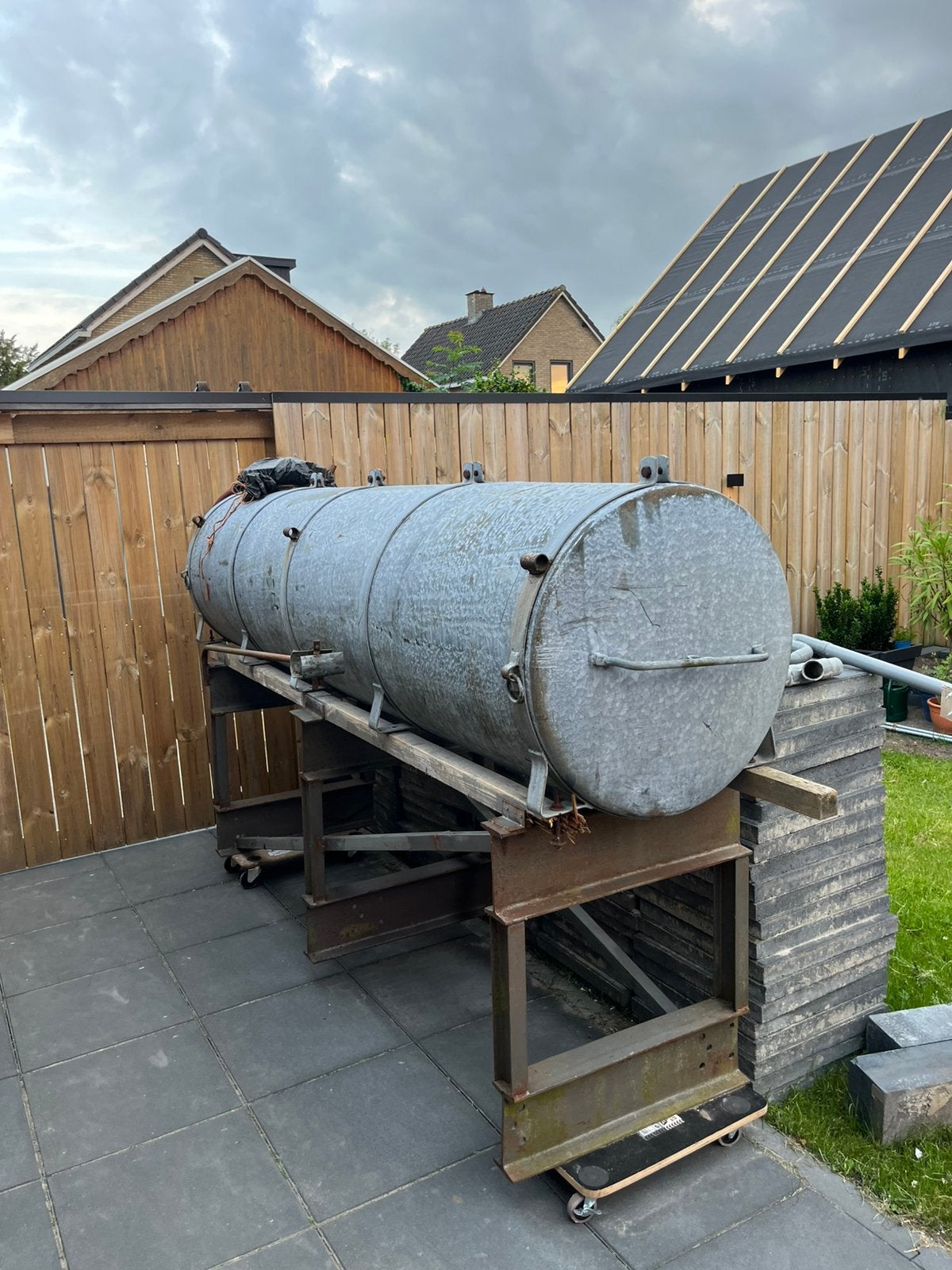 1000 liter stalen watertank op verhoging, Ophalen of Verzenden