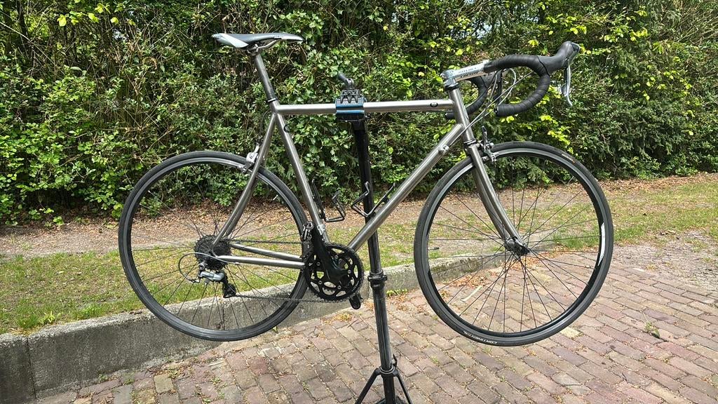 Titanuim racefiets maat 59, Fietsen en Brommers, 28 inch, Velgrem, Zo goed als nieuw, 15 tot 20 versnellingen