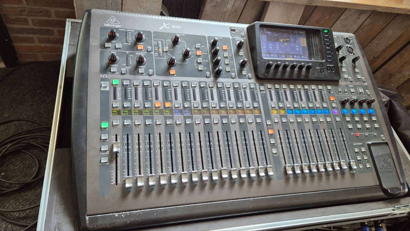 behringer x32 full size, Ophalen, Gebruikt, 20 kanalen of meer