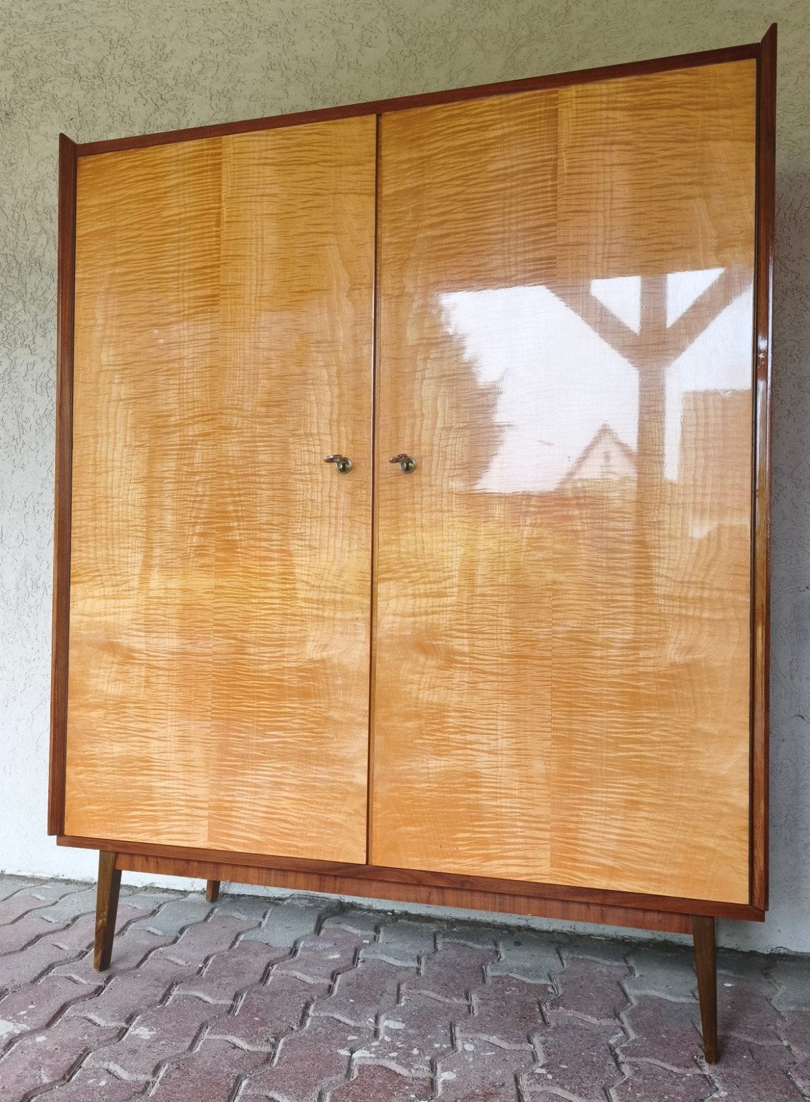 Kleine vintage jaren 60 twee deurs linnenkast demontabel, Ophalen, Gebruikt, 100 tot 150 cm, 25 tot 50 cm