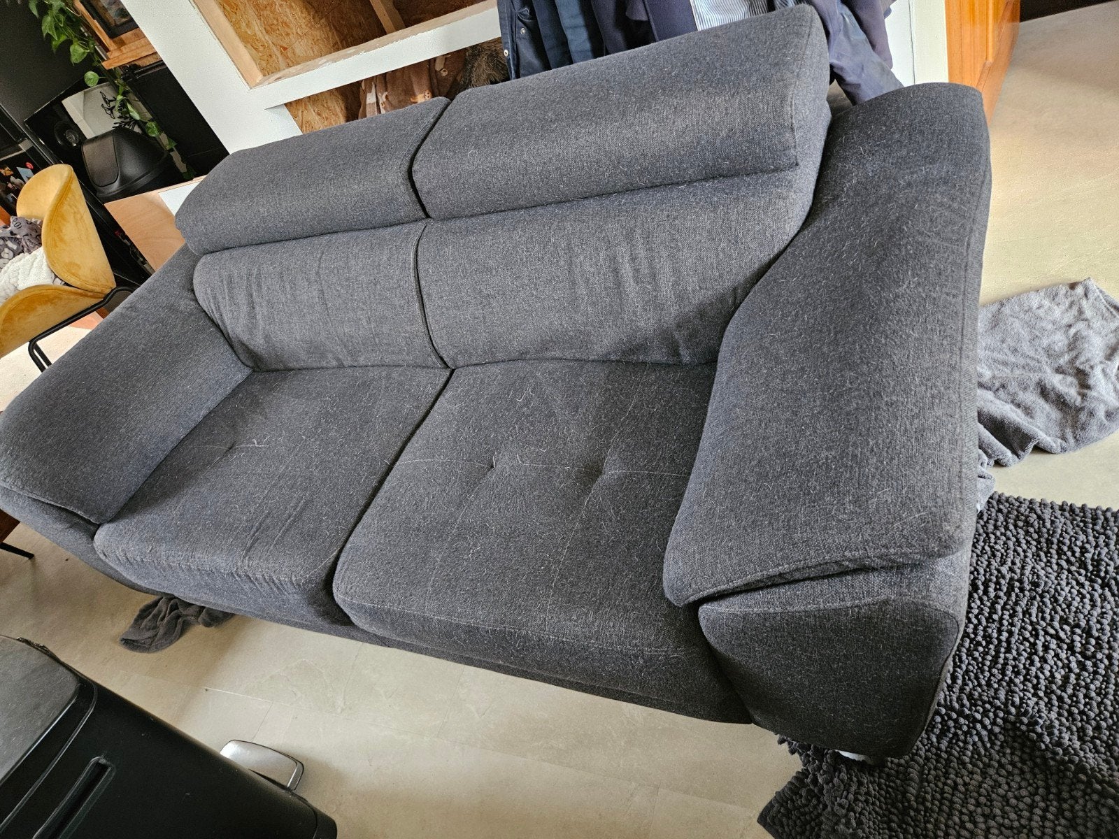 Comfortabele grijze tweezitsbank, Ophalen, Gebruikt, 150 tot 200 cm, Tweepersoons
