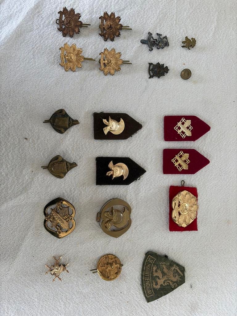 Diverse militaire emblemen en insignes, Ophalen, Overige soorten, Overige gebieden, Embleem of Badge