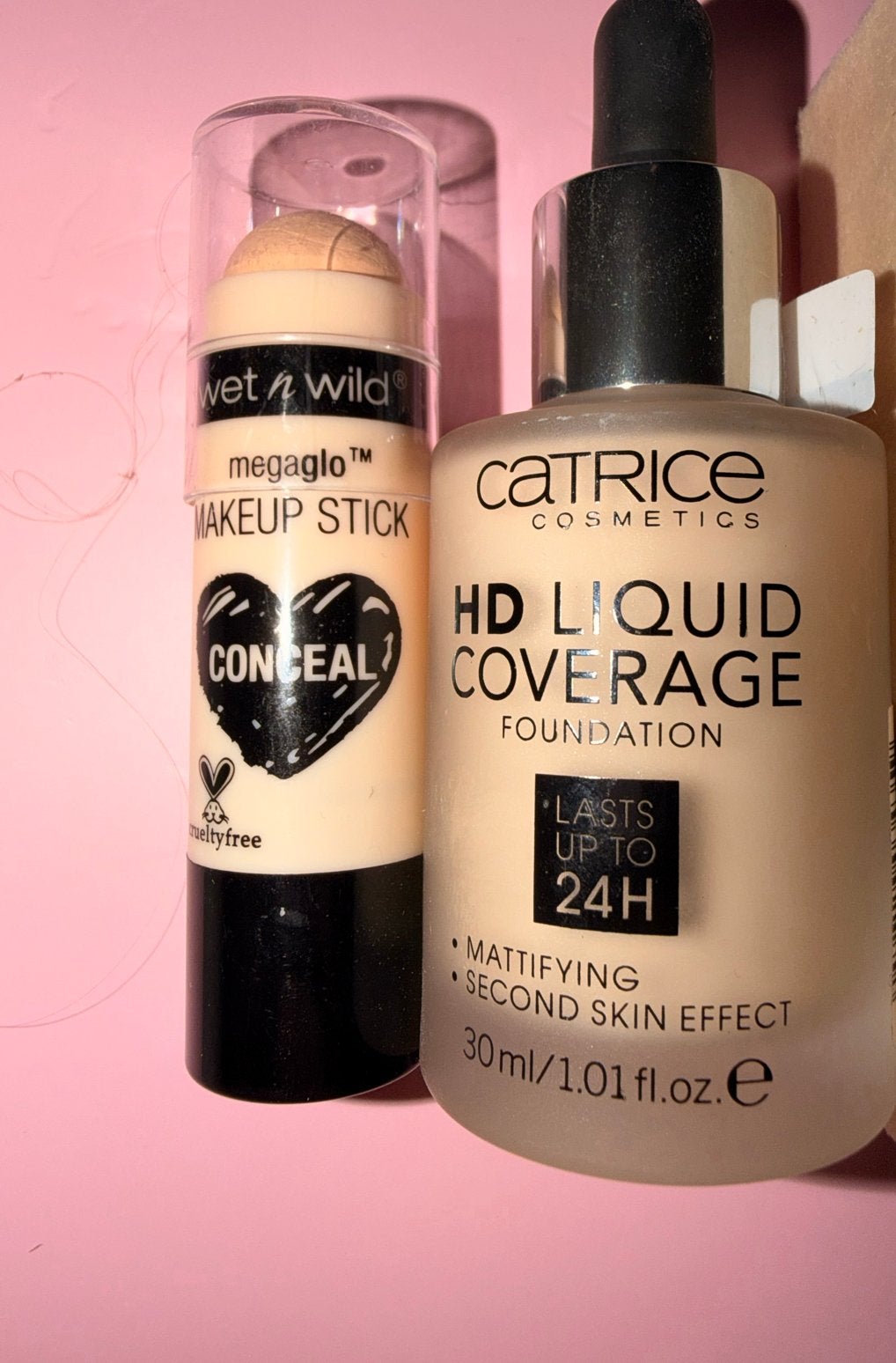 Catrice HD Liquid Coverage Foundation & Wet n Wild Concealer, Beige, Zo goed als nieuw, Make-up, Verzenden