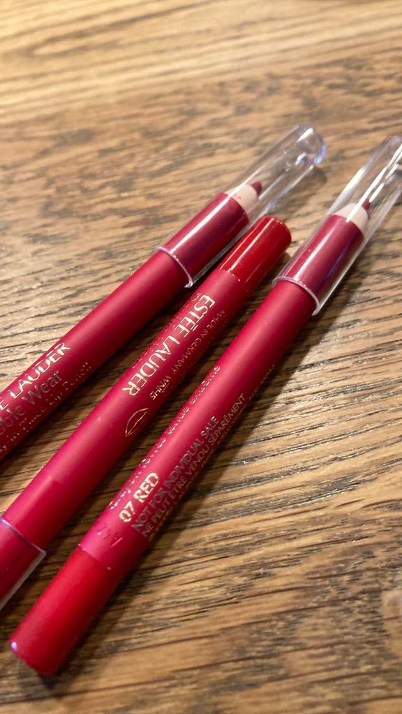 Estee Lauder lippotloden 3 07 red, Sieraden, Tassen en Uiterlijk, Uiterlijk | Cosmetica en Make-up, Ophalen of Verzenden, Zo goed als nieuw