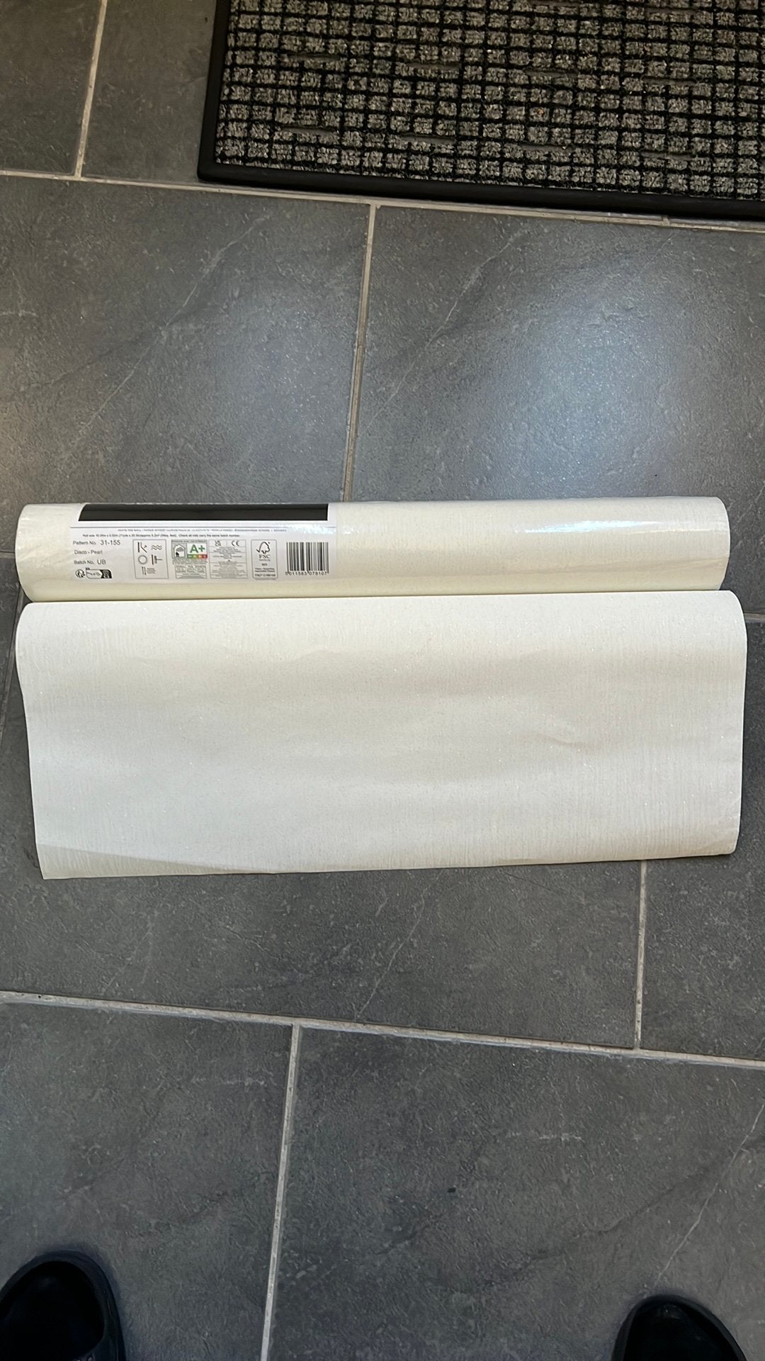 7 rollen vinyl behang, Ophalen
