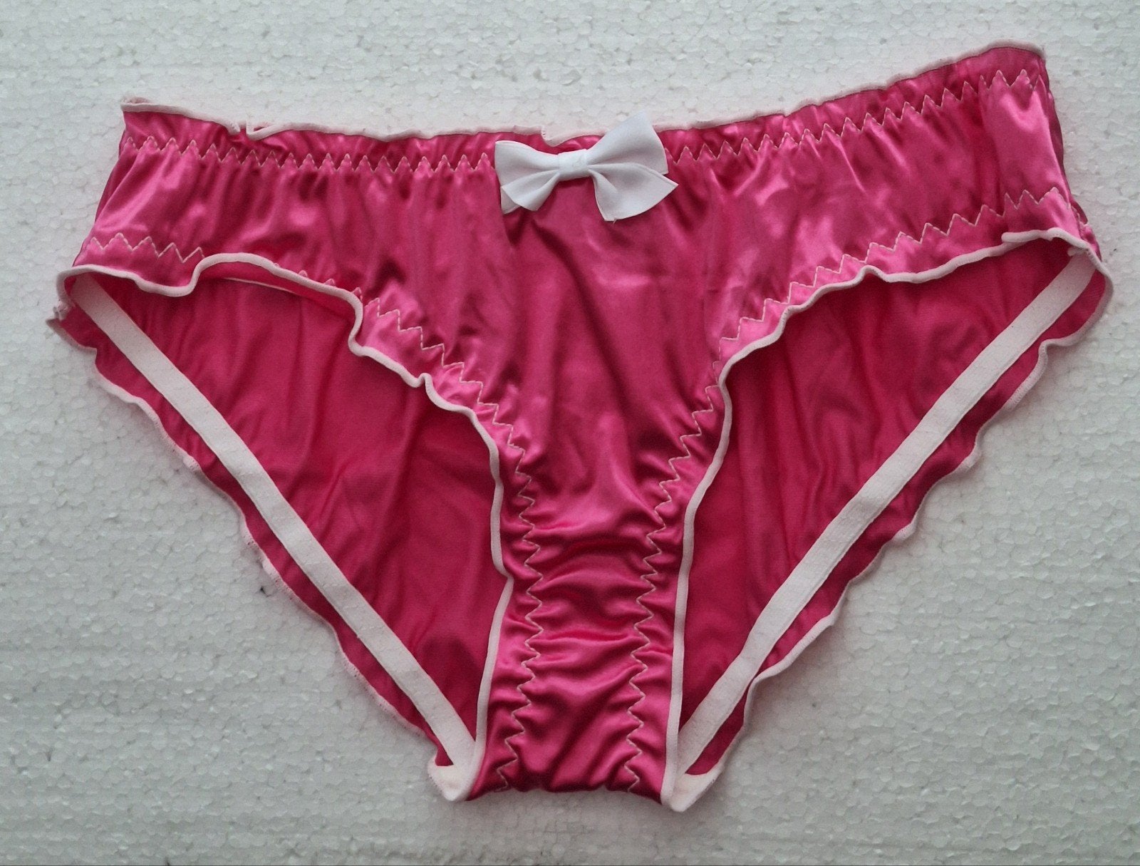Sexy roze nieuwe frivole satijnen slip maat M, Verzenden, Roze, Slip