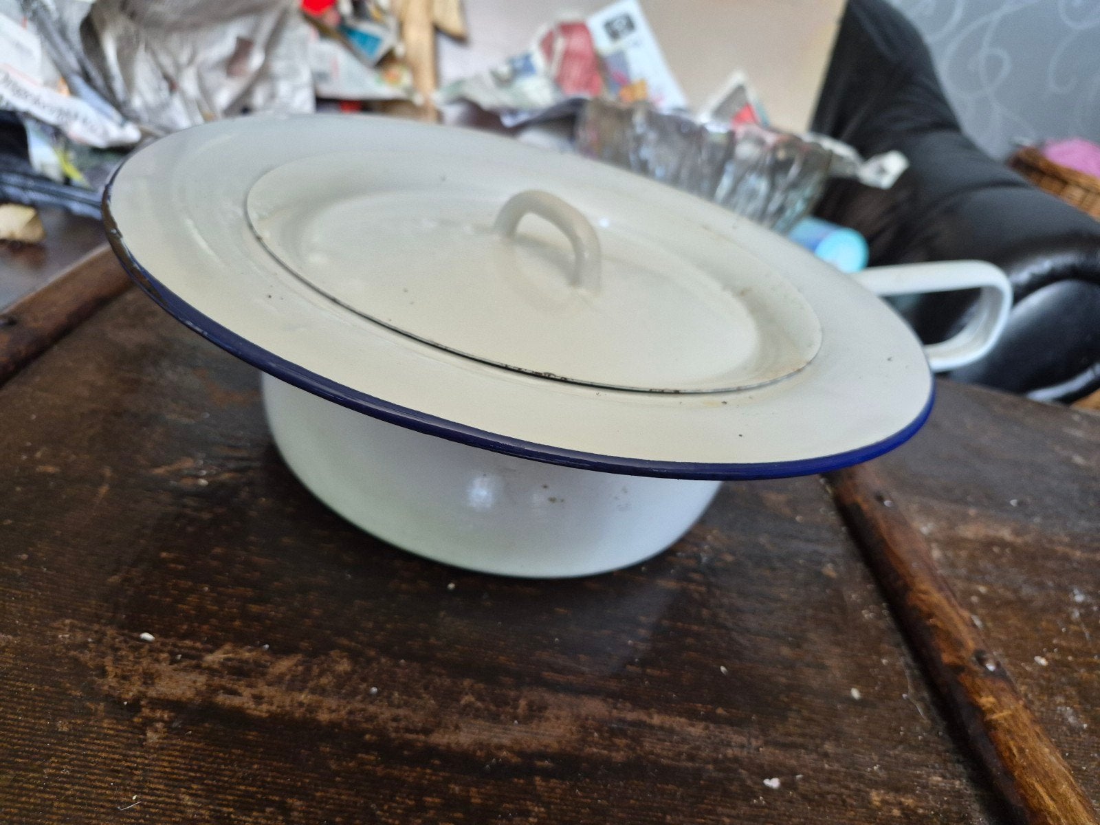 Vintage geëmailleerde po met deksel, Ophalen