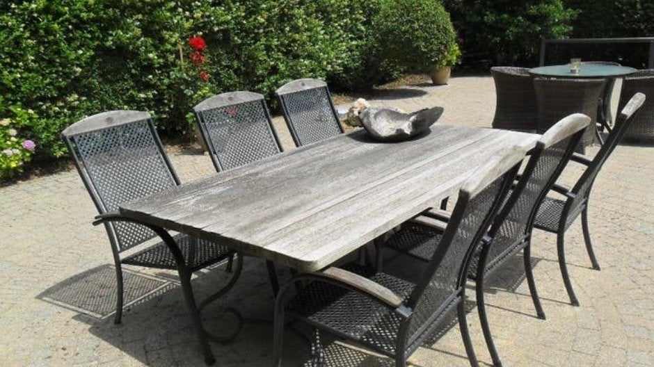 Robuuste tuintafel met smeedijzeren onderstel en houten blad, Ophalen, Gebruikt, Rechthoekig, Hout