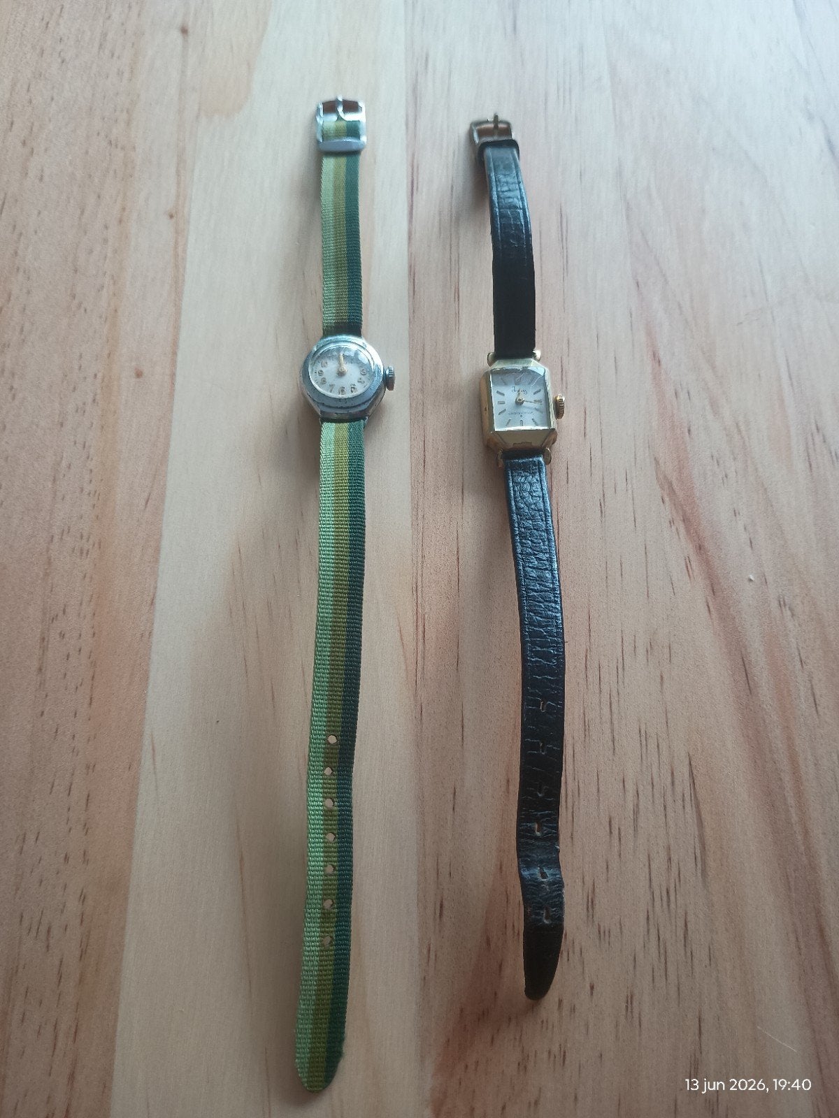 2 vintage dameshorloges | Junghans + Indus, Ophalen of Verzenden, Gebruikt, Leer, Overige merken