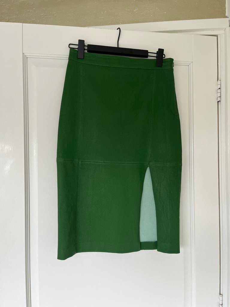 Enes leren koker rok zgan met stretch mt 38 groen, Kleding | Dames, Rokken, Maat 38/40 (M), Verzenden, Zo goed als nieuw, Onder de knie
