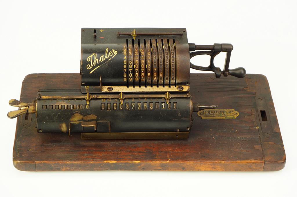 Antieke mechanische rekenmachine, Ophalen of Verzenden