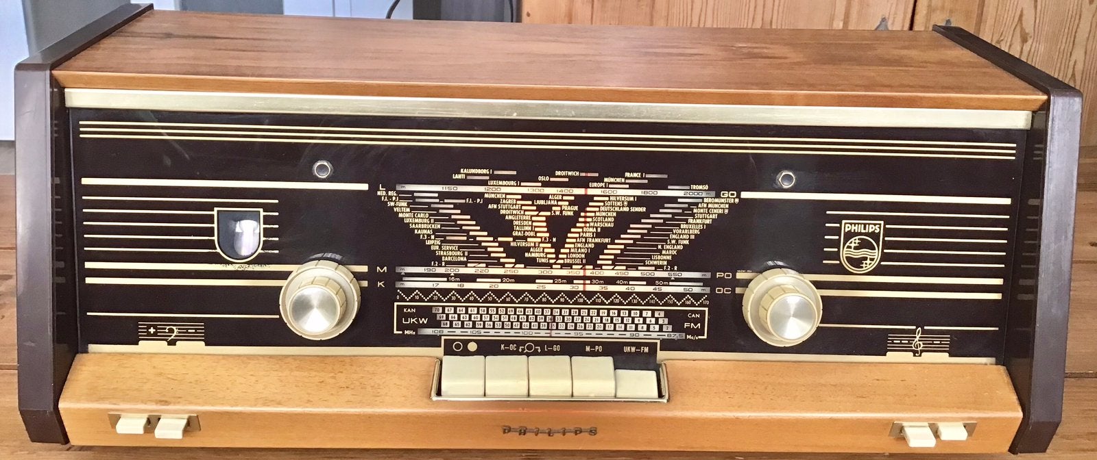 NETTE GOEDWERKENDE ANTIEKE PHILIPS RADIO, Audio, Tv en Foto, Radio's, Ophalen of Verzenden, Gebruikt, Radio
