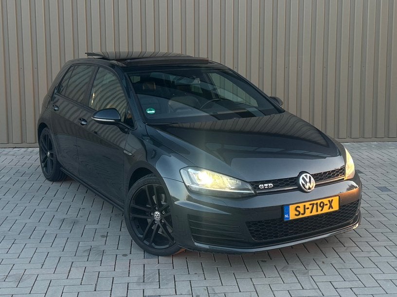 Volkswagen Golf 7 GTD DSG | Pano | Leer | Xenon | CarPlay, Euro 5, Zwart, 4 cilinders, Zwart