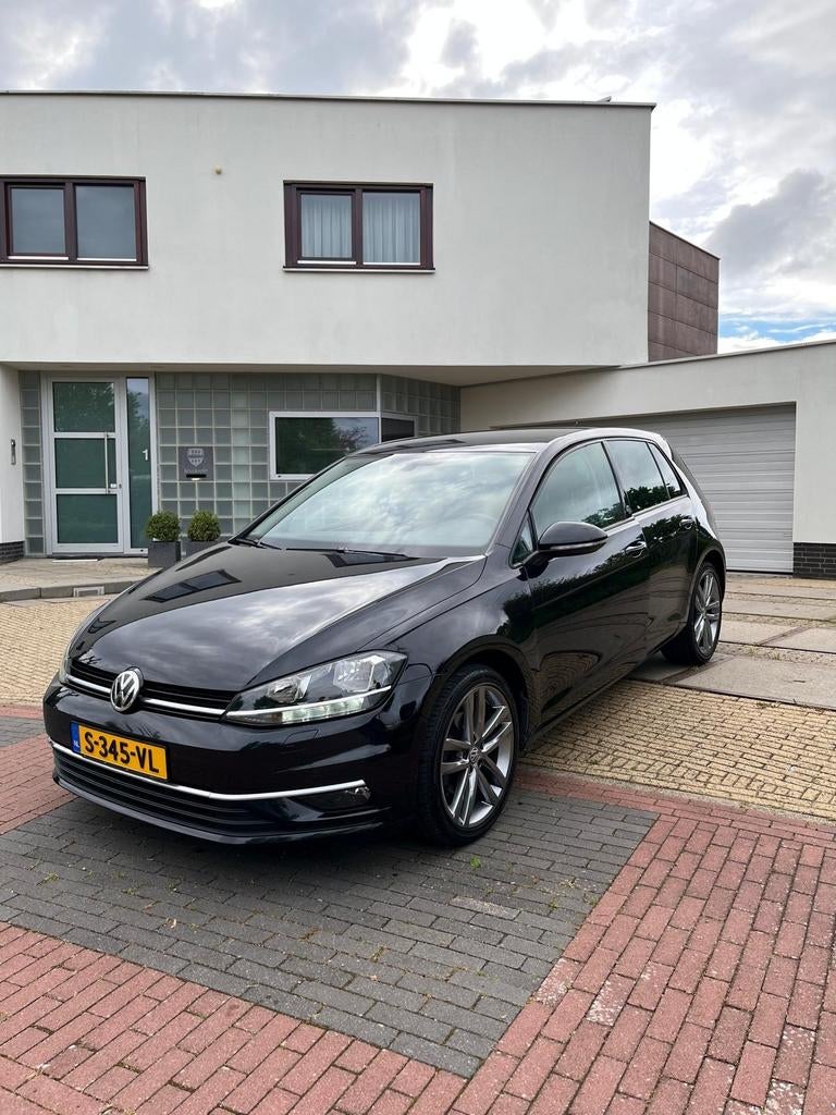 Volkswagen Golf 1.5 TSI 150pk 7-DSG 5D 2018 Zwart, 1498 cc, 4 cilinders, Zwart, 149 pk