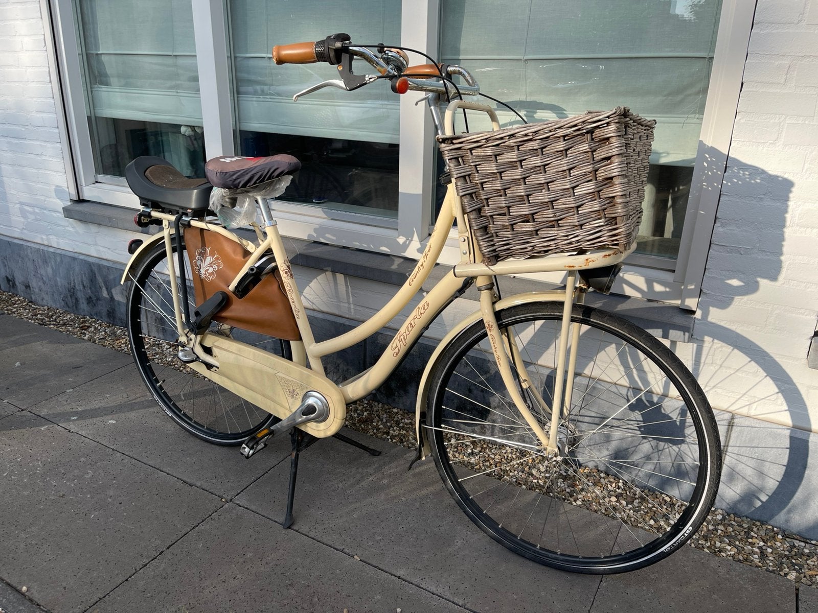 Sparta country tour 28 inch met mand achterzitje urban iki, Ophalen, Gebruikt, Sparta