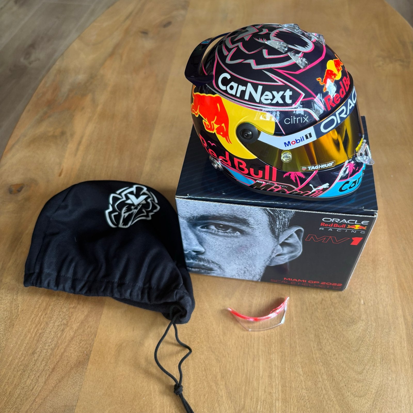 NIEUW: Max Verstappen Miami GP 2022 Schaalhelm 1:2 Limited, Verzamelen, Ophalen of Verzenden, Zo goed als nieuw, Formule 1