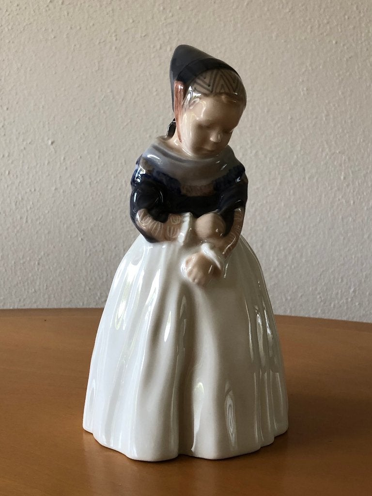 Royal Copenhagen Amager Girl - model 1251 -1e keuze, Ophalen of Verzenden