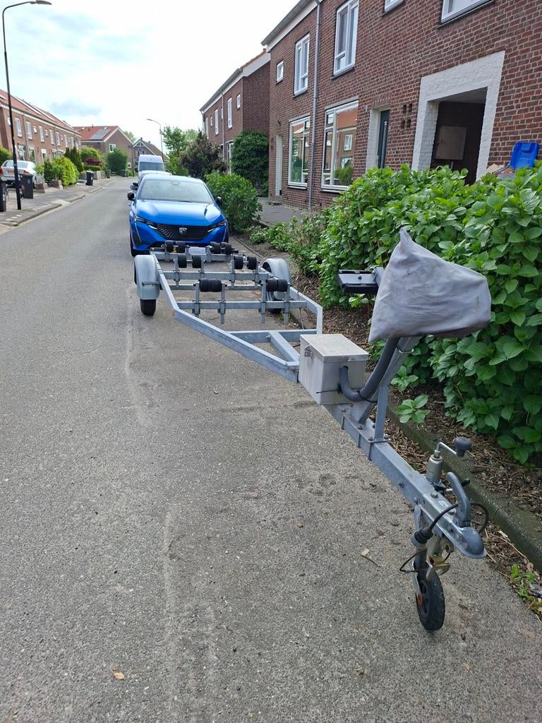 Zeer nette knott kantel trailer met elektrische lier, Watersport en Boten, Ophalen of Verzenden, Zo goed als nieuw, Minder dan 6 meter
