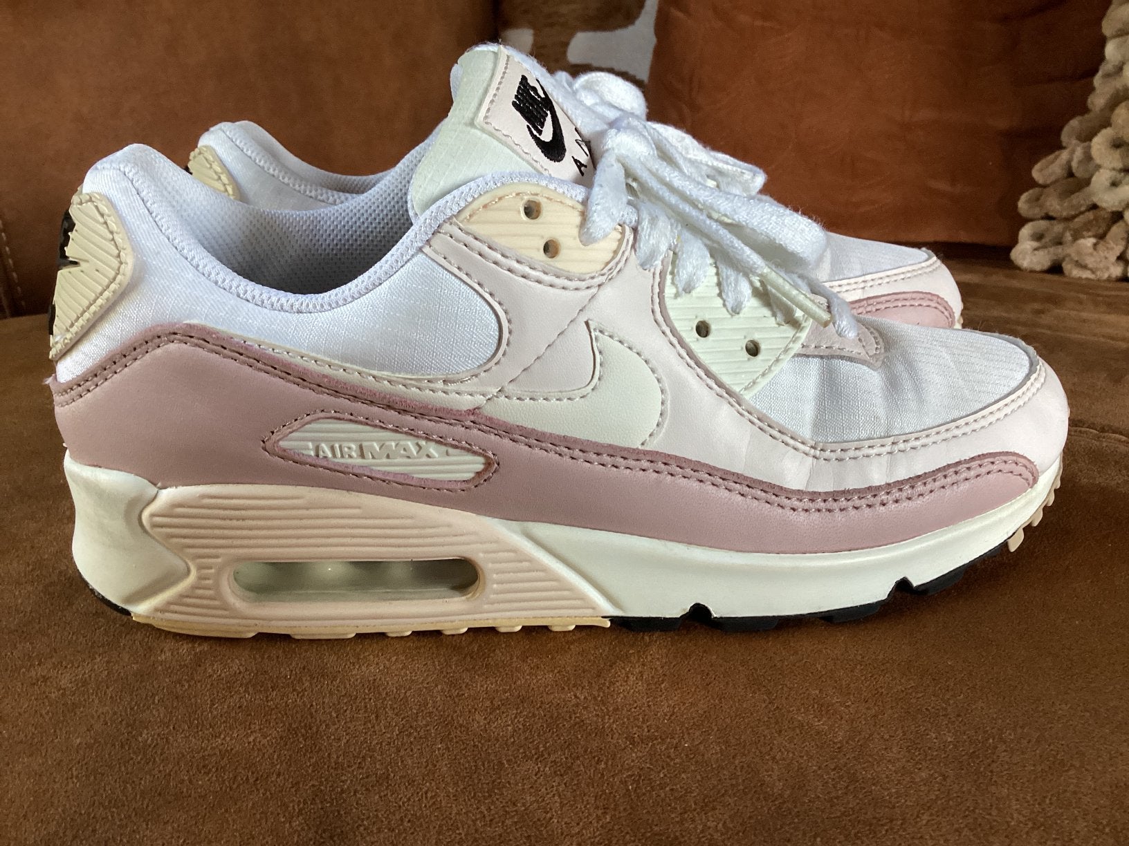 Nike air max light violet roze wit sneakers maat 38 airmax, Ophalen, Zo goed als nieuw, Roze, Sneakers of Gympen