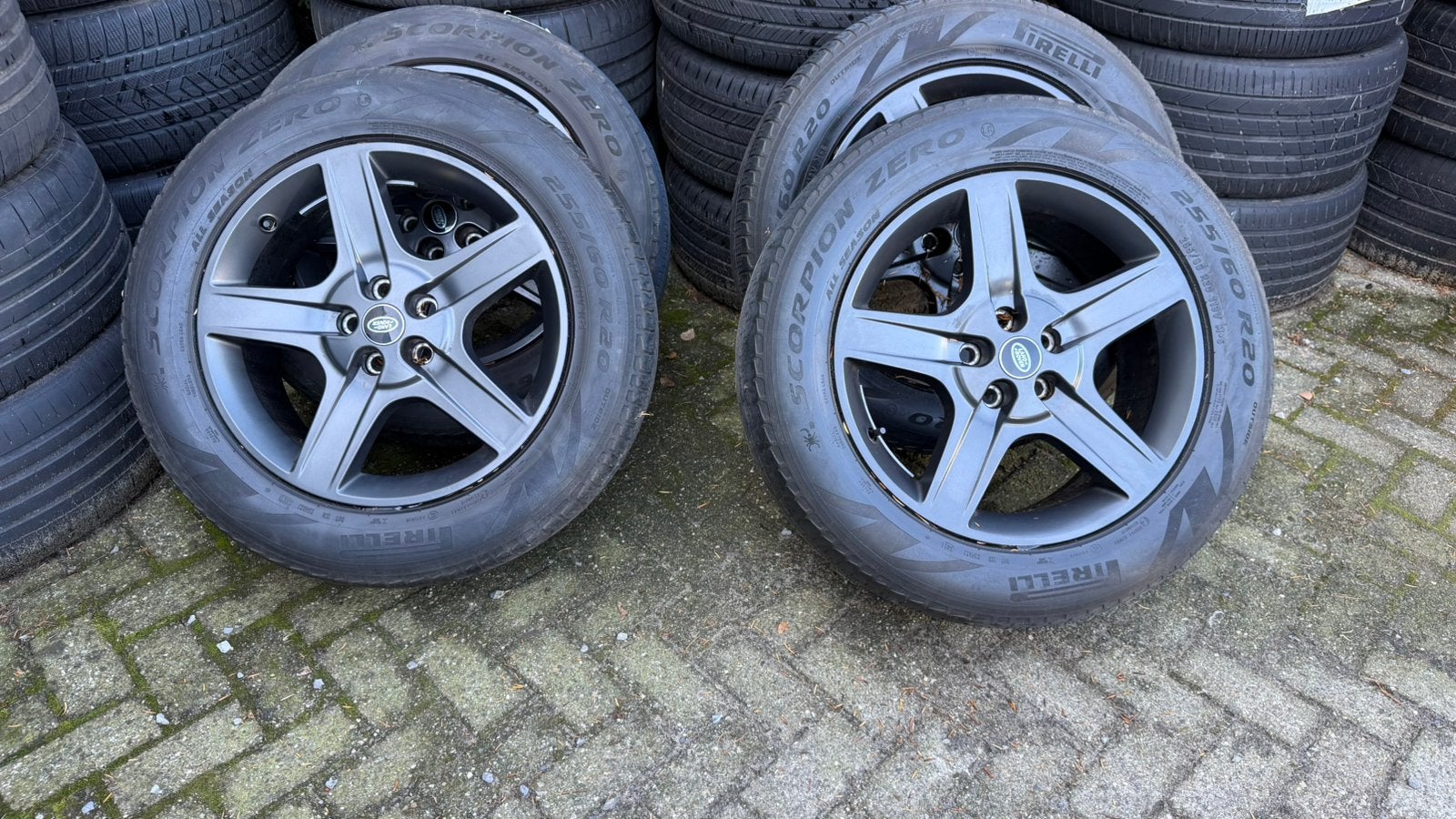 Originele Land Rover Defender 20 inch + Pirelli Scorpion, Ophalen, Gebruikt, 295 mm, Banden en Velgen