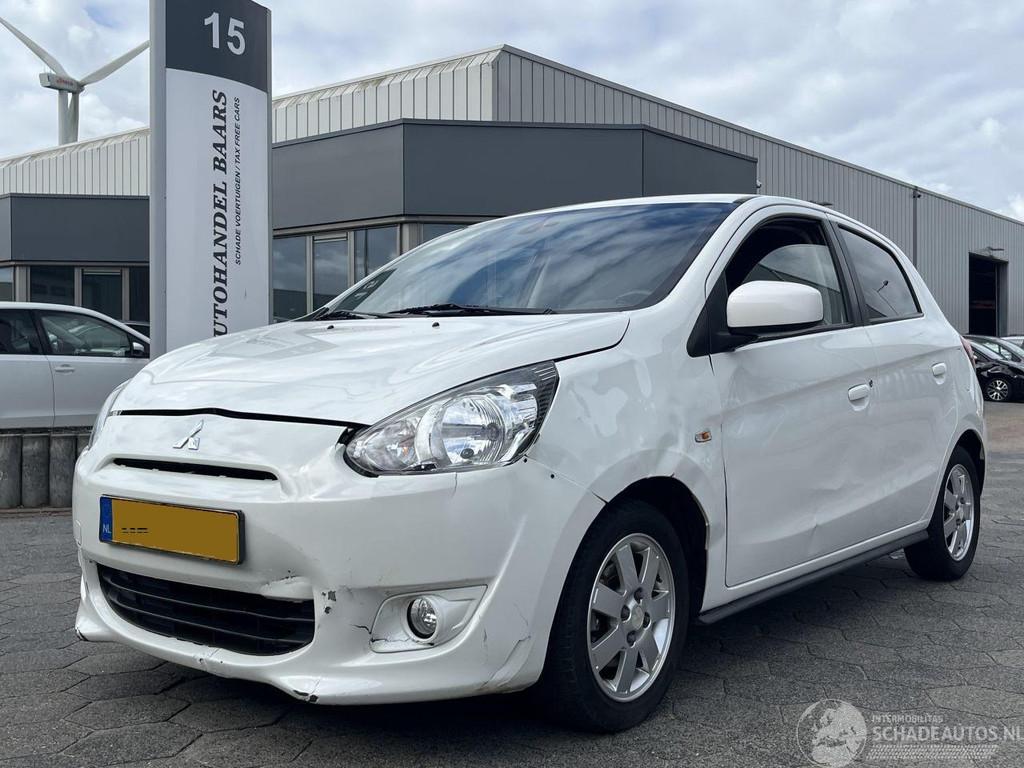Mitsubishi Space Star 1.0 Bright (bj 2015), Auto diversen, Schadeauto's, Wit, Handgeschakeld, Mitsubishi, 999 cc
