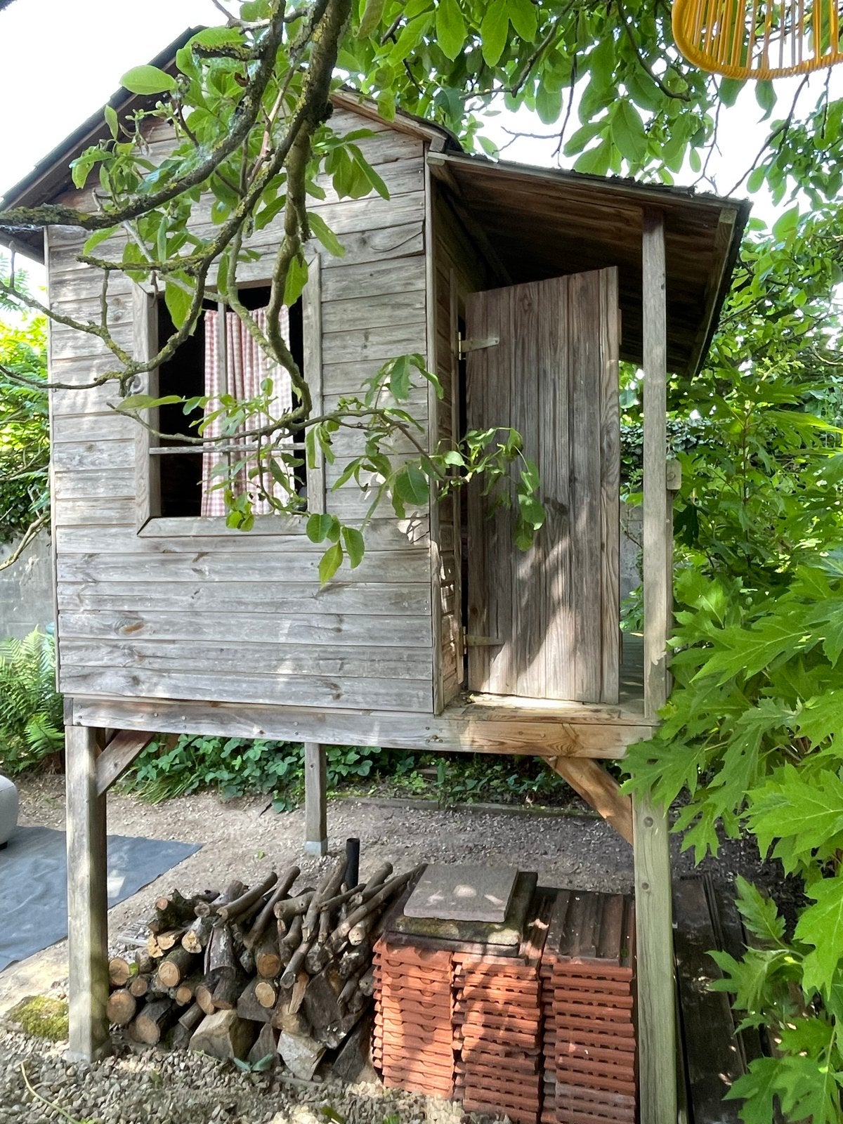 Houten speelhuisje met glijbaan, Ophalen, Gebruikt, Hout