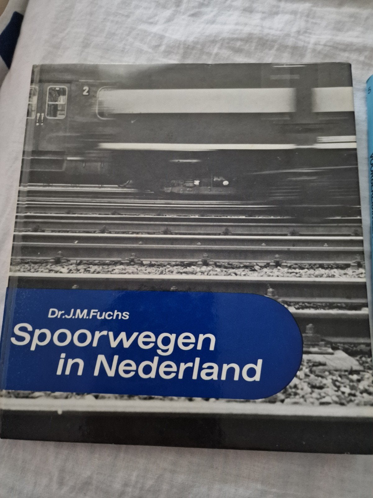 2 Boeken spoorwegen  in holland/modelbaan, Ophalen of Verzenden, Gelijkstroom of Wisselstroom, Boek, Tijdschrift of Catalogus