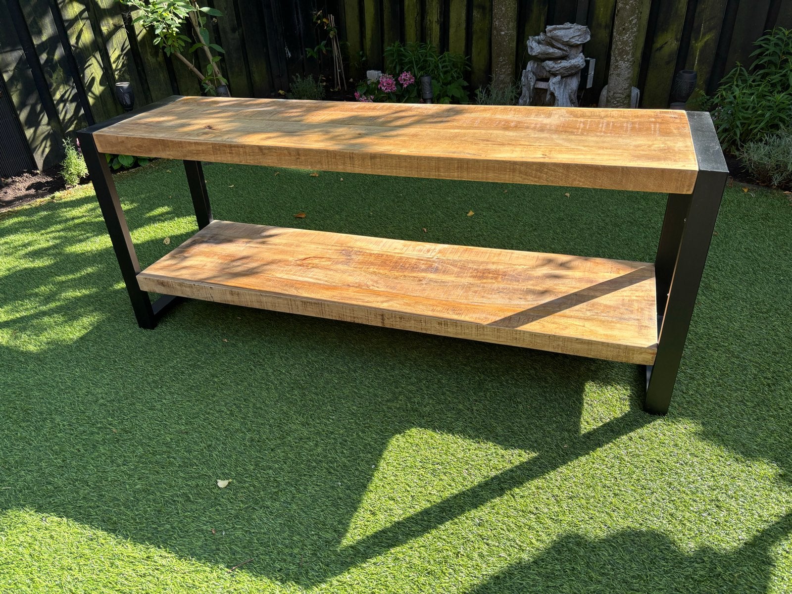 Industriële TV-meubel van mangohout en metaal, Ophalen, Minder dan 45 cm, Gebruikt, 75 cm of meer